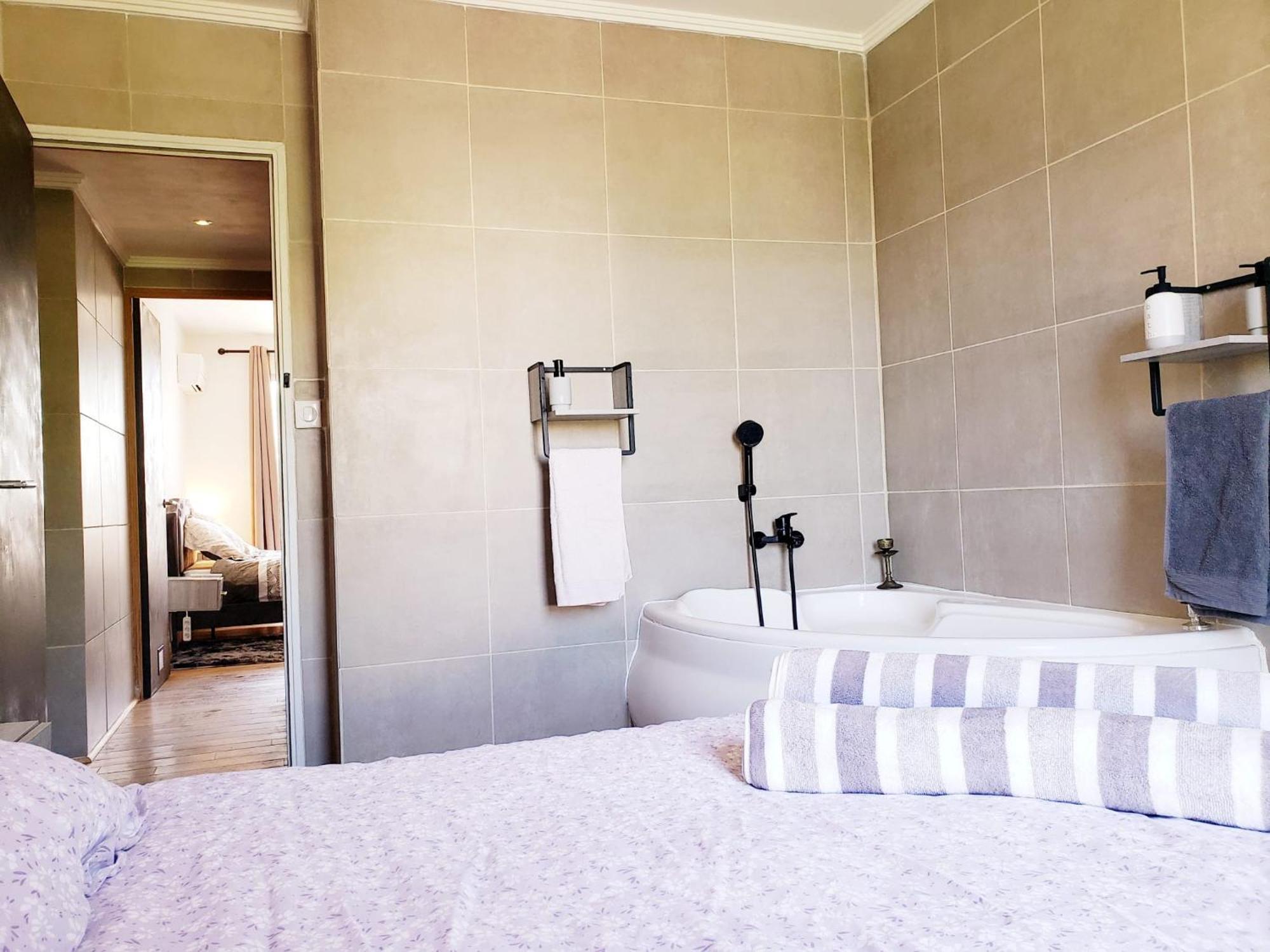Suite From 1 To 6 - Bathtubs In Rooms - Air Conditioned Residential Appartement - Self-Arrival - Wifi - Netflix Disney - Kitchen - Laundry - Parking Avinyon Dış mekan fotoğraf