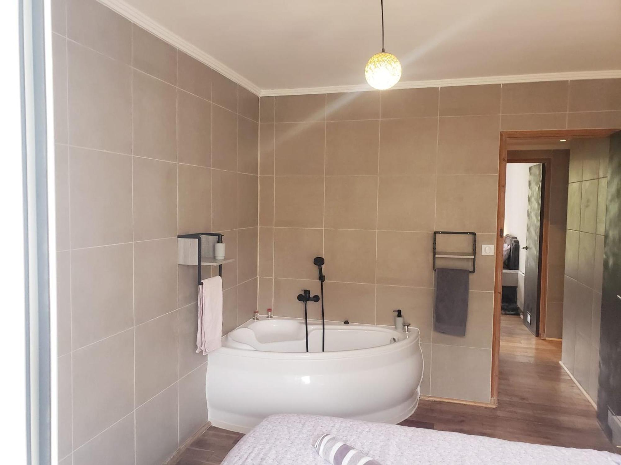Suite From 1 To 6 - Bathtubs In Rooms - Air Conditioned Residential Appartement - Self-Arrival - Wifi - Netflix Disney - Kitchen - Laundry - Parking Avinyon Dış mekan fotoğraf