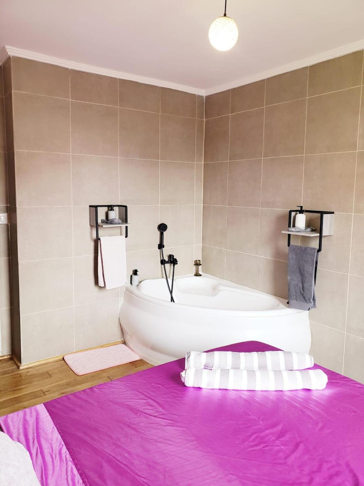 Suite From 1 To 6 - Bathtubs In Rooms - Air Conditioned Residential Appartement - Self-Arrival - Wifi - Netflix Disney - Kitchen - Laundry - Parking Avinyon Dış mekan fotoğraf